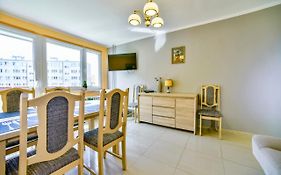 Apartament U Joli W Kolobrzegu Podczele - 2 Sypialnie, 50M2, Wifi I Parking Za Darmo!
